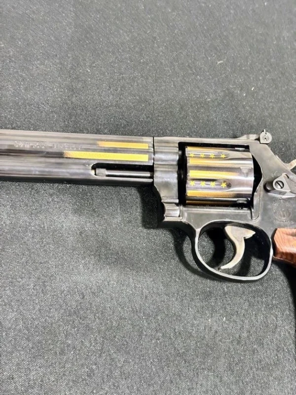 SOLD!!! Smith & Wesson Model 586-8 Special Edition(NRA & Flag Engraved) – .357 Magnum