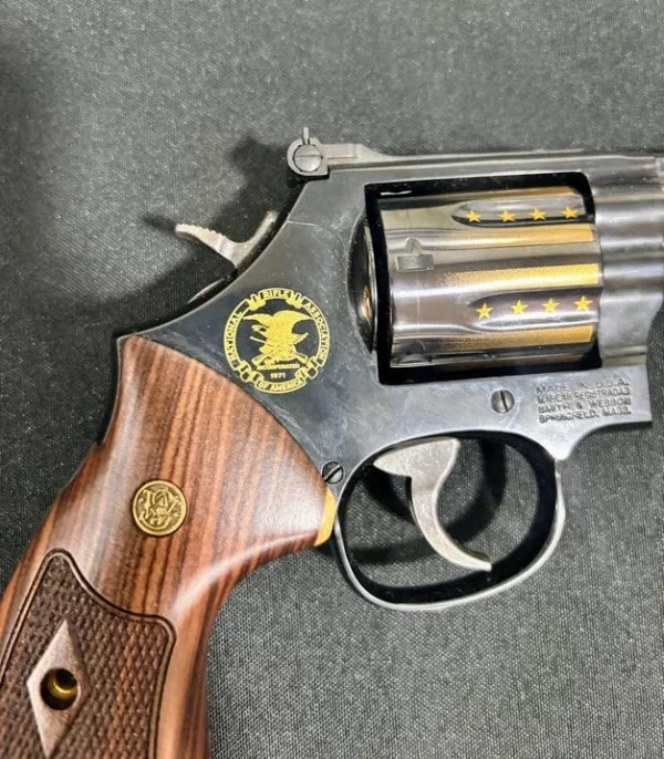 SOLD!!! Smith & Wesson Model 586-8 Special Edition(NRA & Flag Engraved) – .357 Magnum