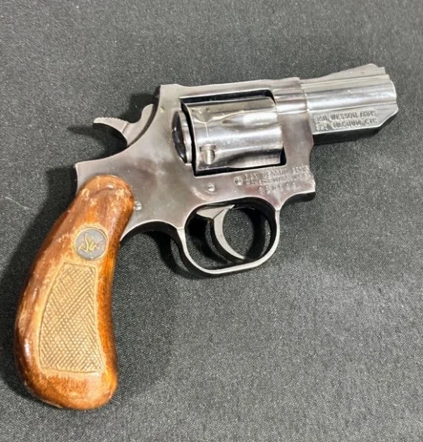 SOLD!!! Dan Wesson Model 15-2 Snub-Nose Revolver – .357 Magnum
