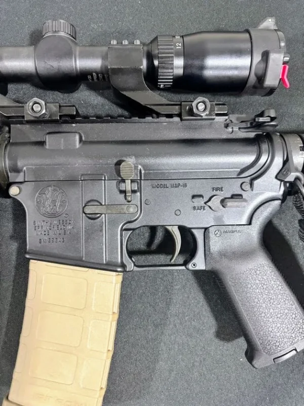 Smith &Wesson M&P 15  5.56 NATO / .223 Rem w/ 4-12×40 Optic