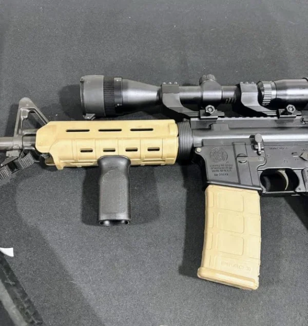 Smith &Wesson M&P 15  5.56 NATO / .223 Rem w/ 4-12×40 Optic