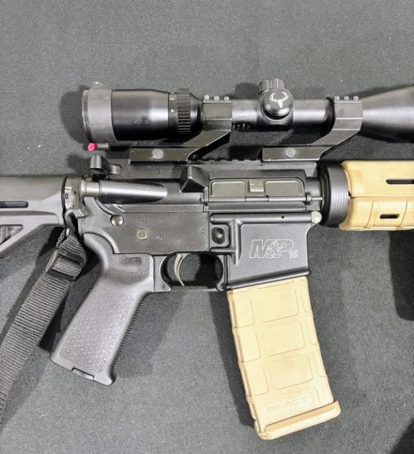 Smith &Wesson M&P 15  5.56 NATO / .223 Rem w/ 4-12×40 Optic