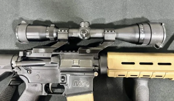 Smith &Wesson M&P 15  5.56 NATO / .223 Rem w/ 4-12×40 Optic