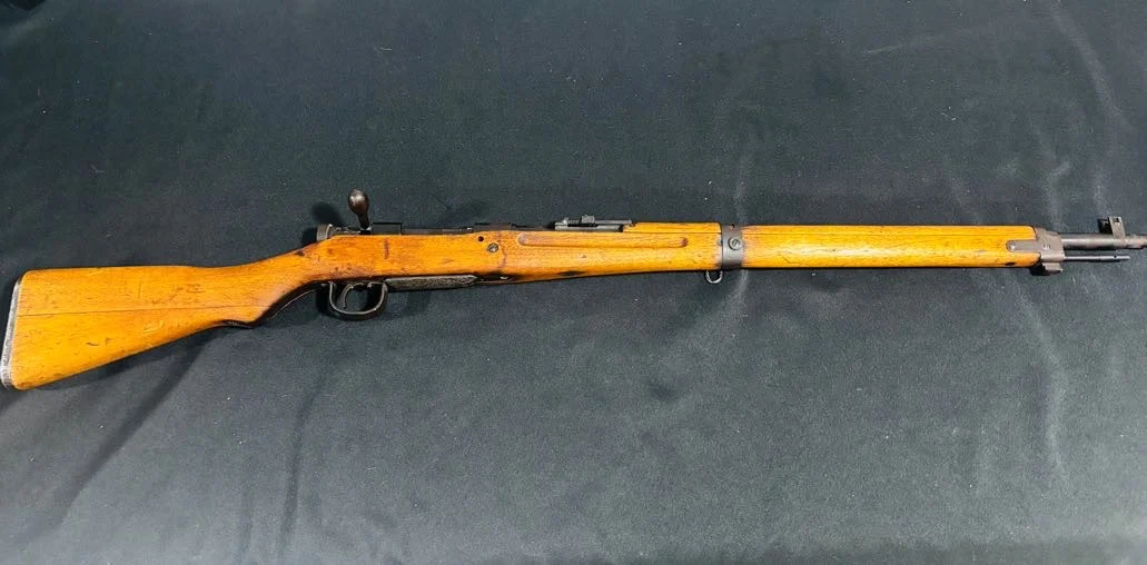 WWII Collectible: Arisaka Type 99 (Kokura Series 24) – 7.7x58mm (99% Mum) w/ Two Matching Kokura Bayonets
