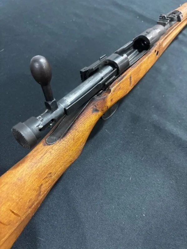 WWII Collectible: Arisaka Type 99 (Kokura Series 24) – 7.7x58mm (99% Mum) w/ Two Matching Kokura Bayonets