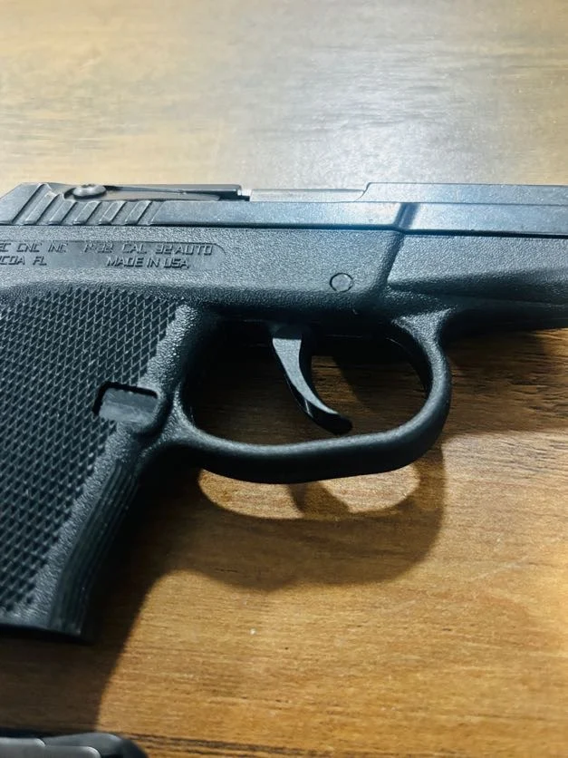 SOLD!!! Ultra-Concealable EDC Setup: Kel-Tec P-32 (.32 ACP) w/ Original Case & 3 Mags