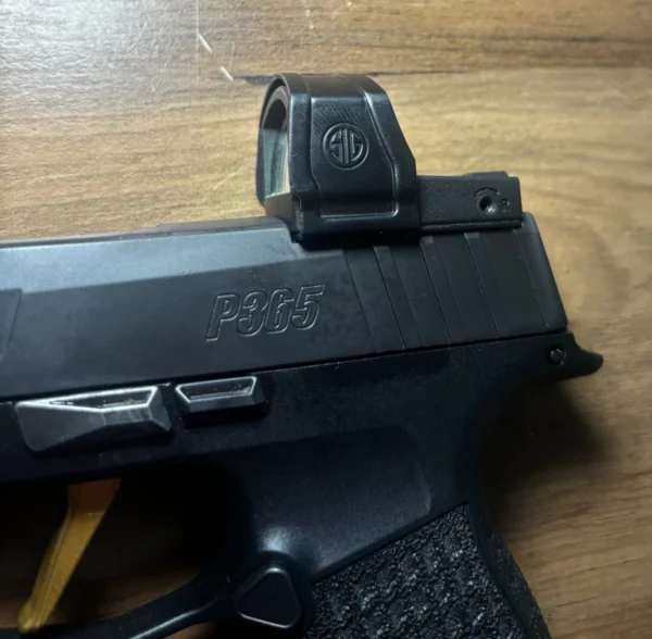 LIKE NEW Sig Sauer P365 XL Spectre 9mm Package | Sig Red Dot | Streamlight TLR-7x Sub | Safariland Incog Holster